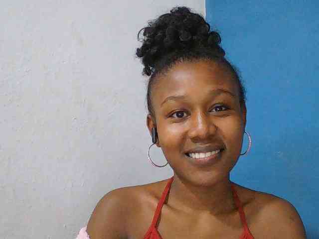 Zinah1 Live Webcam on BongaCams
