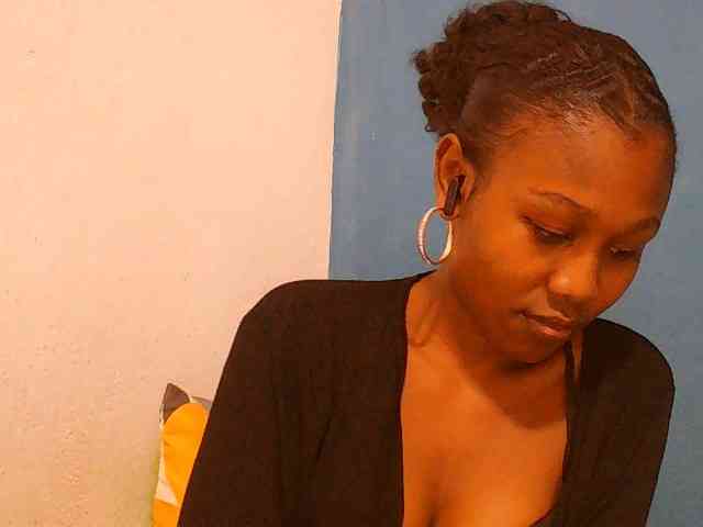 Zinah1 webcam