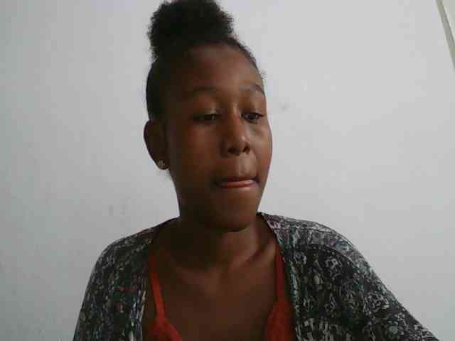 Zinah1 Live Webcam on BongaCams