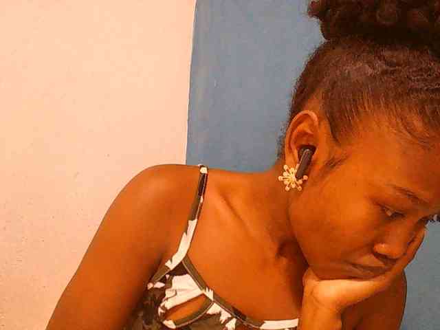 Zinah1 webcam