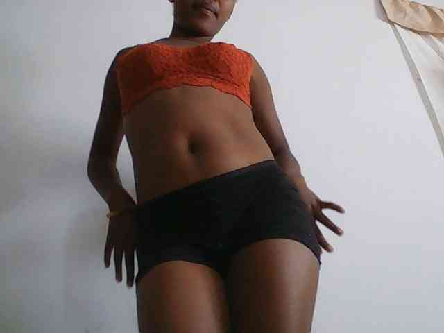 Zinah1 Live Webcam on BongaCams