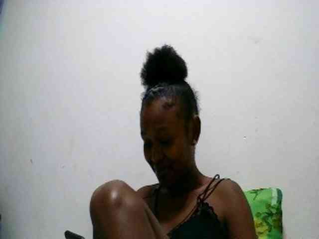 Zinah1 Live Webcam on BongaCams