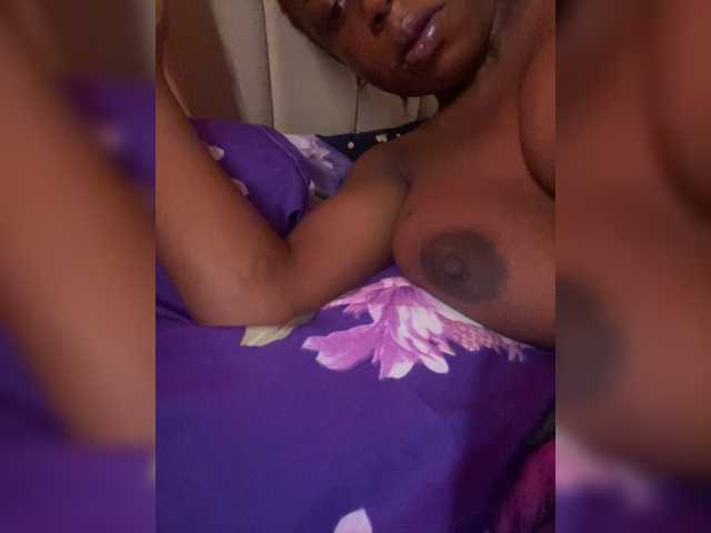 Lushebony live cam on BongaCams