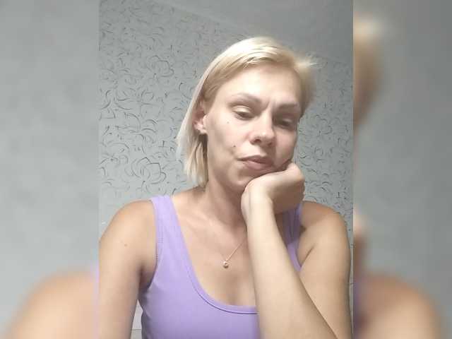 JulieSilver live cam on BongaCams