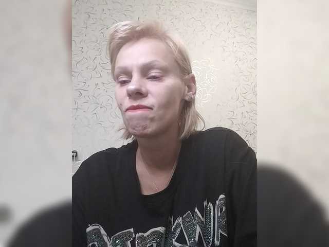 JulieSilver live cam on BongaCams