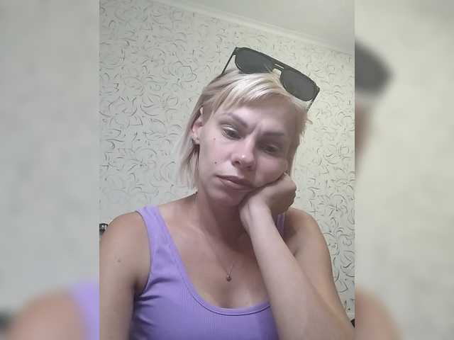 JulieSilver live cam