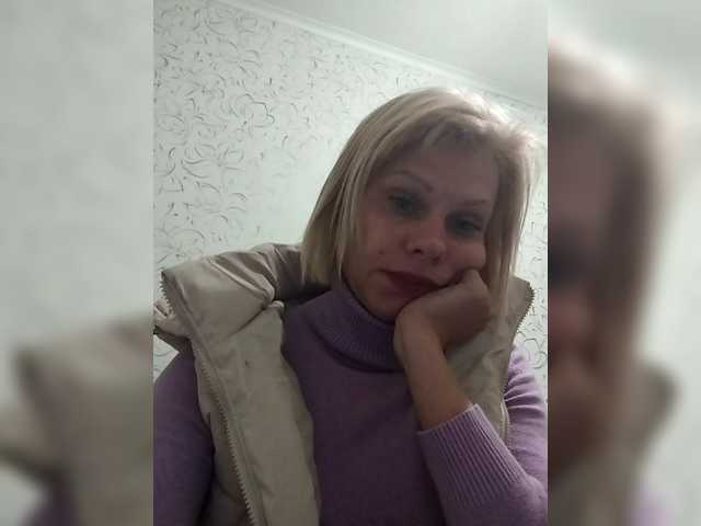 JulieSilver live cam