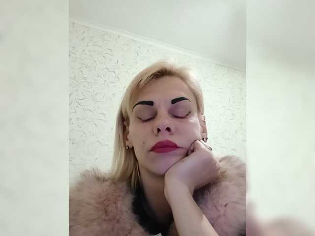 JulieSilver live cam on BongaCams