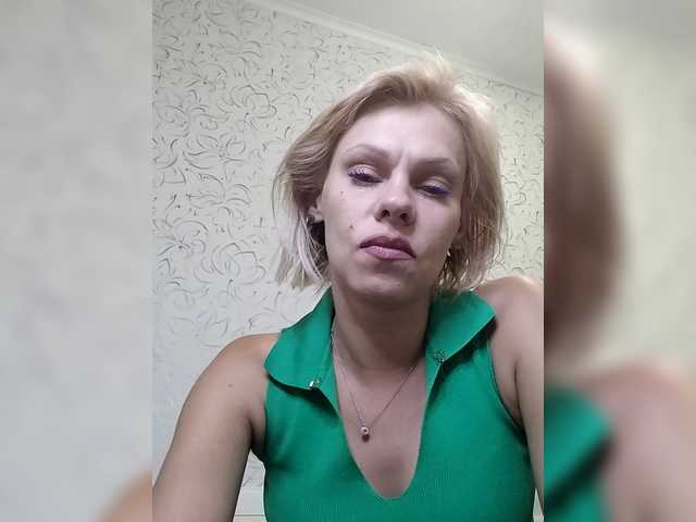 JulieSilver live cam on BongaCams