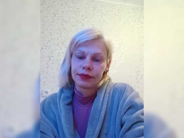 JulieSilver live cam preview