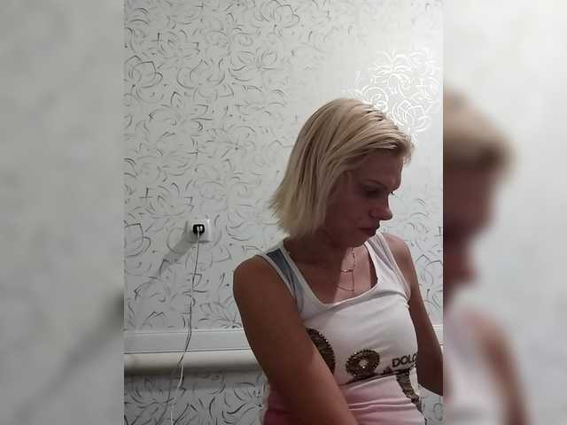 JulieSilver live cam on BongaCams