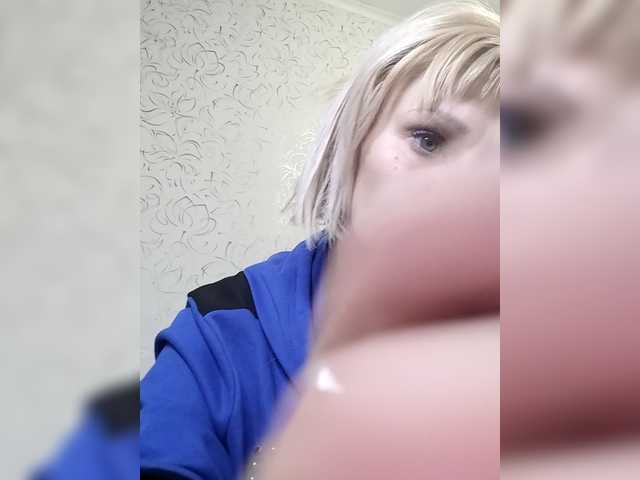 JulieSilver live cam on BongaCams