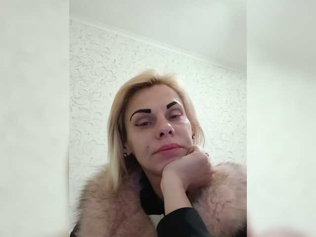 JulieSilver live cam on BongaCams