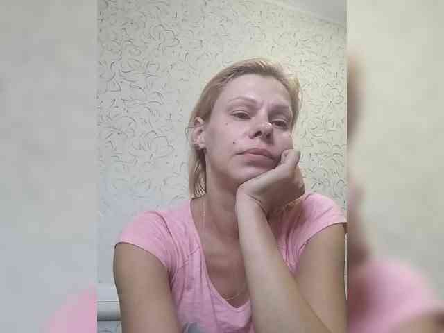 JulieSilver webcam
