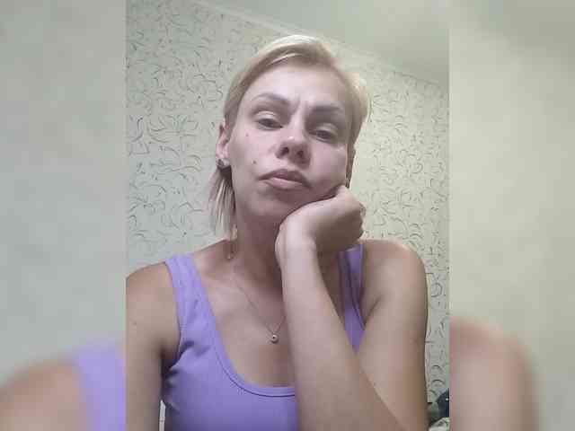 JulieSilver webcam