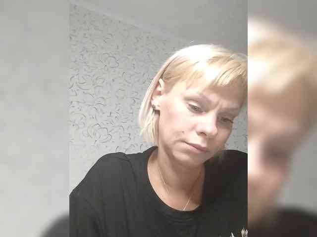 JulieSilver webcam