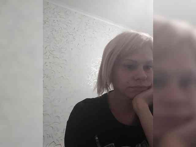 JulieSilver webcam
