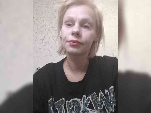 JulieSilver webcam