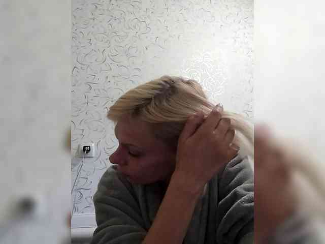 JulieSilver webcam