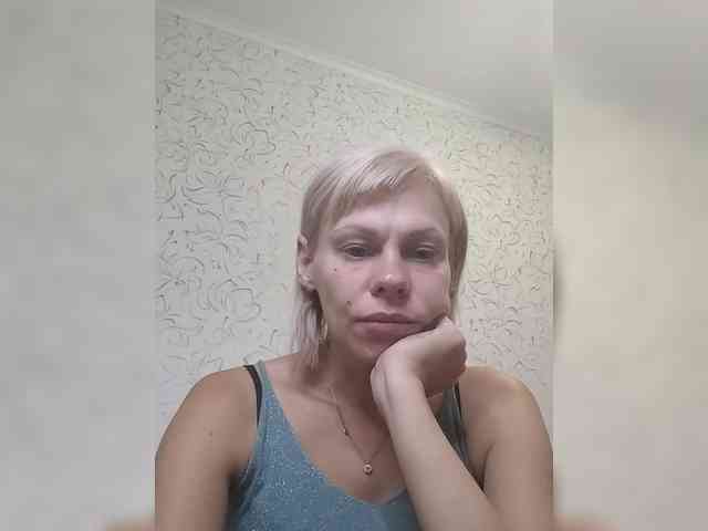 JulieSilver webcam