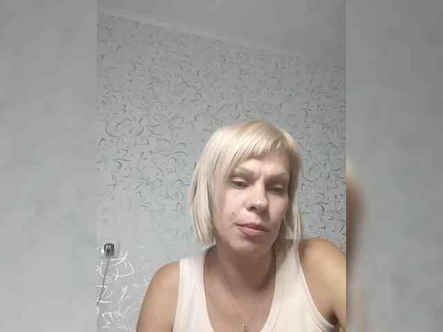 JulieSilver webcam