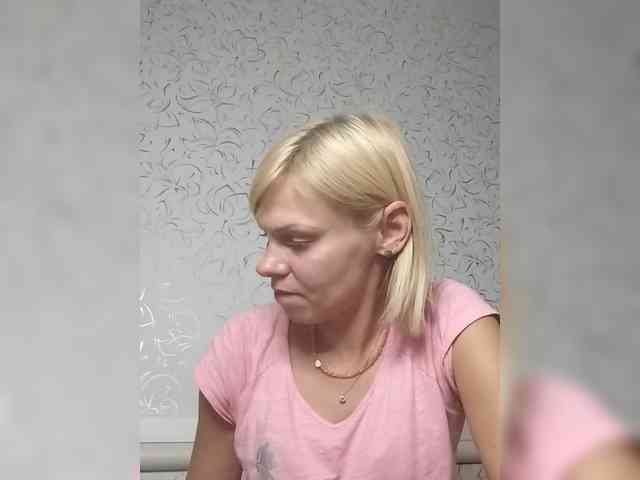 JulieSilver webcam