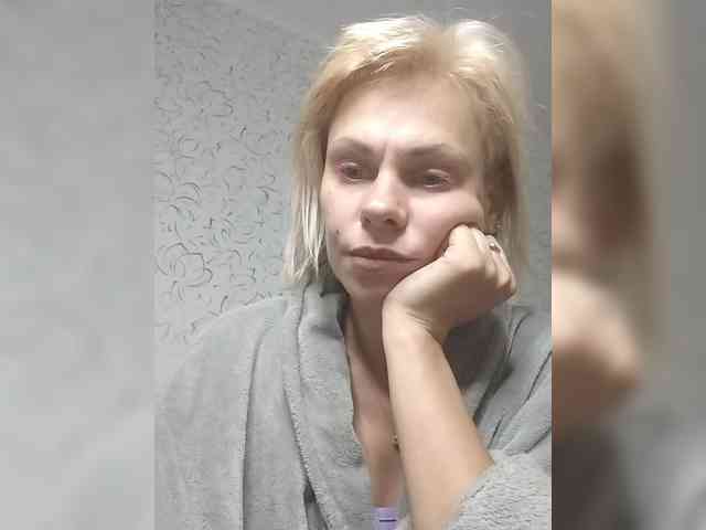JulieSilver webcam
