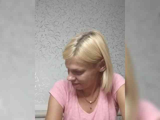 JulieSilver webcam