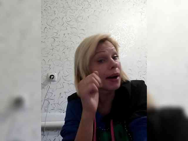JulieSilver webcam