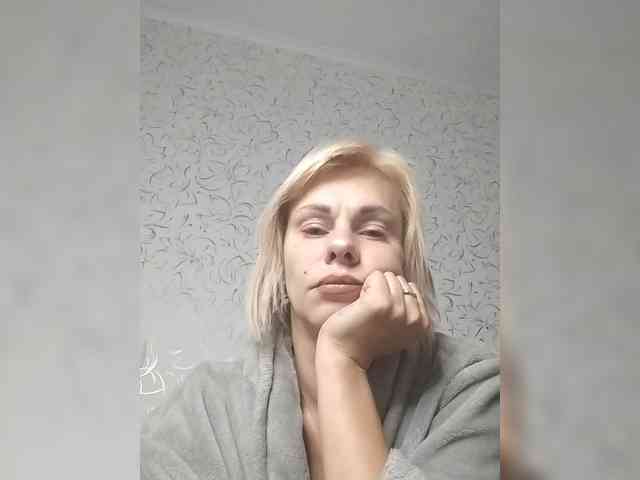 JulieSilver webcam
