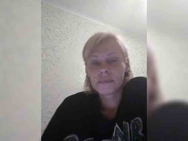 JulieSilver webcam