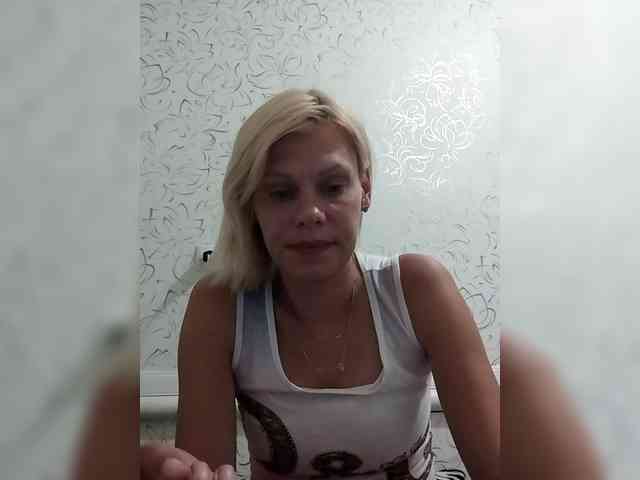 JulieSilver webcam