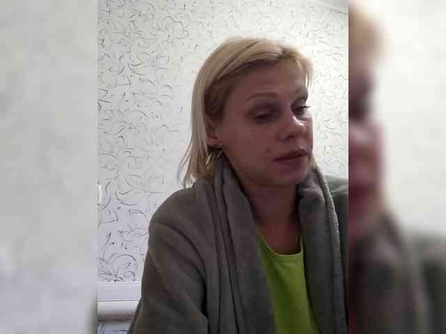 JulieSilver webcam