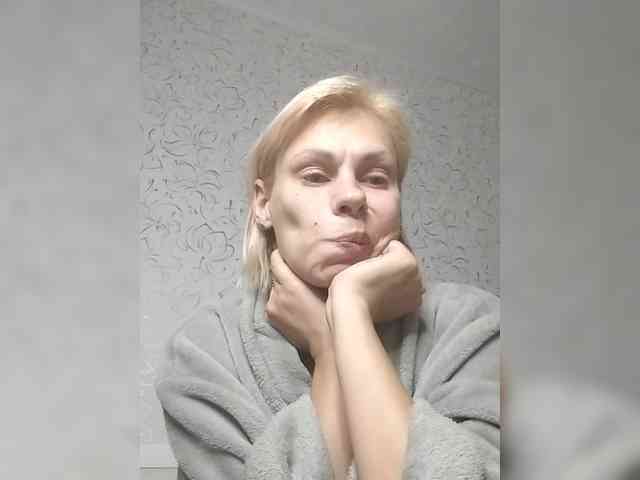 JulieSilver webcam