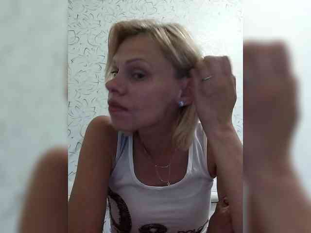 JulieSilver webcam