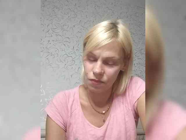 JulieSilver webcam