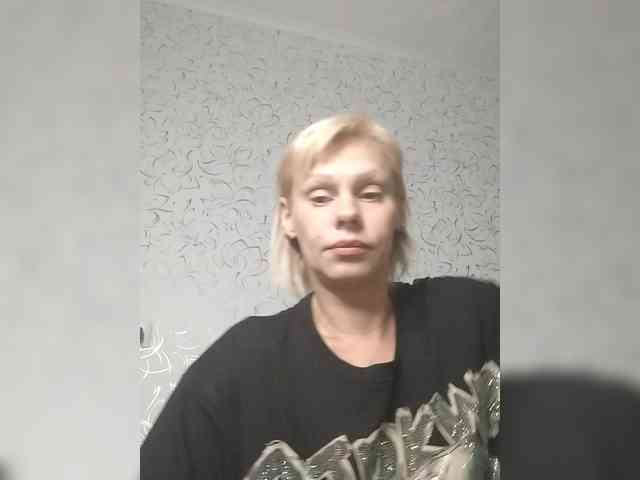 JulieSilver webcam