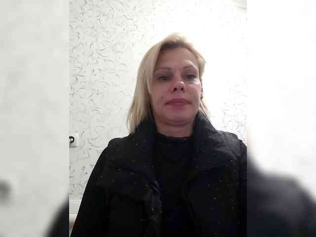 JulieSilver webcam