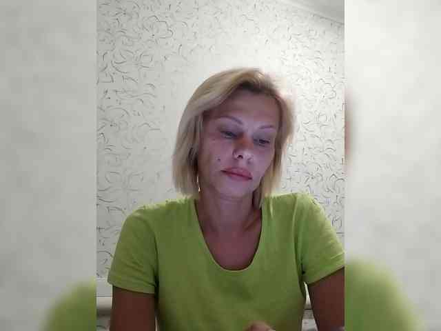 JulieSilver webcam