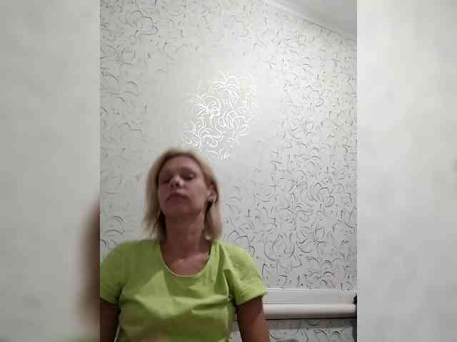 JulieSilver webcam
