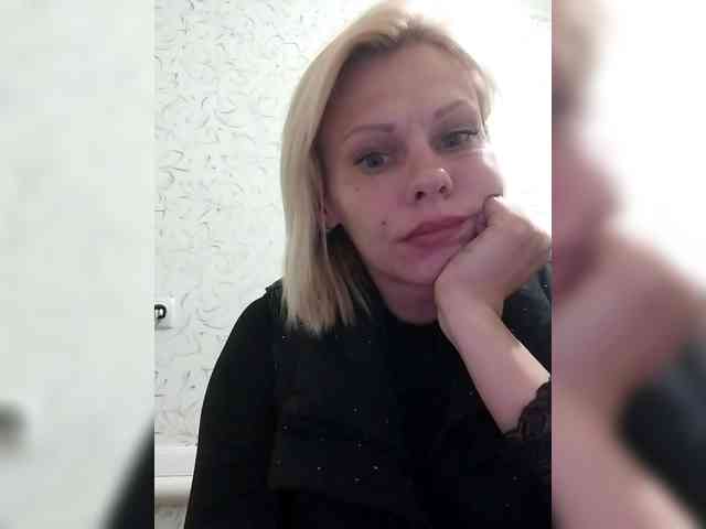 JulieSilver webcam