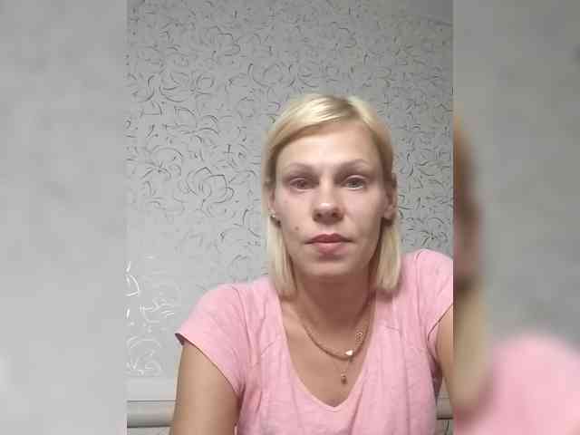 JulieSilver webcam