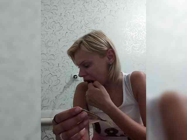 JulieSilver webcam