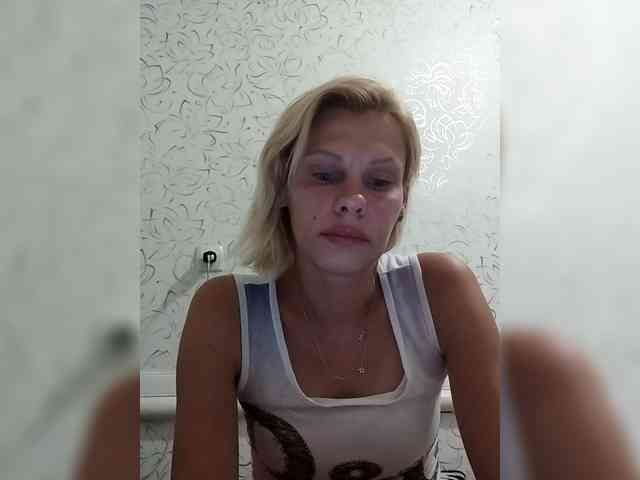 JulieSilver webcam