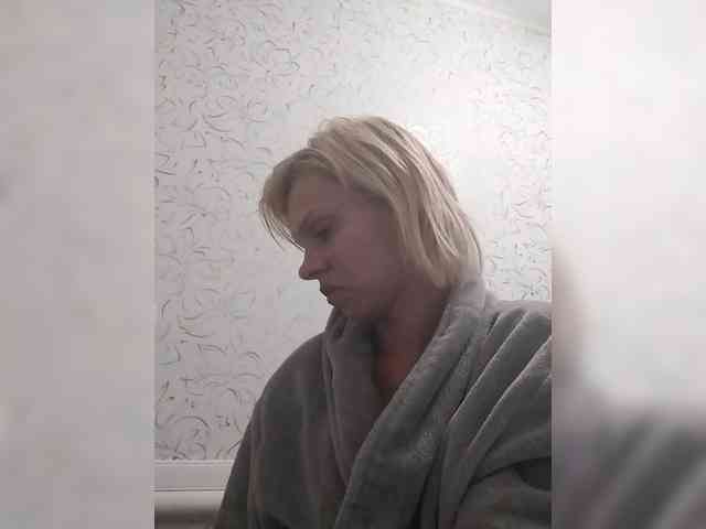JulieSilver webcam