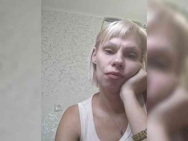 JulieSilver webcam