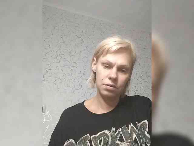 JulieSilver webcam