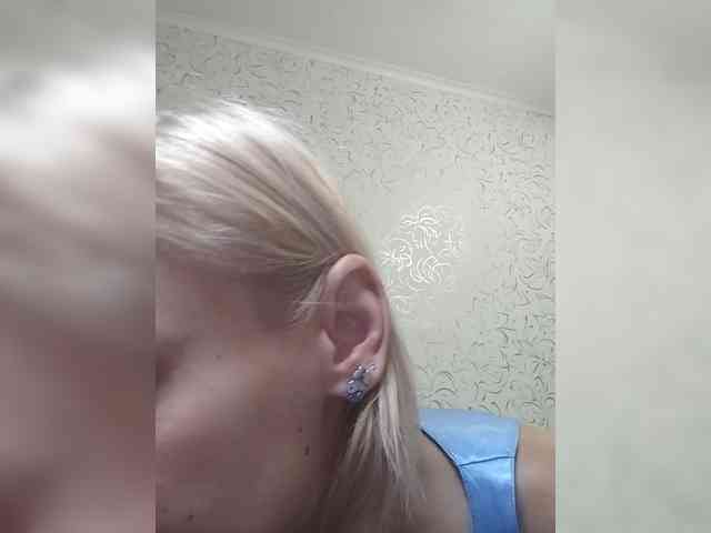JulieSilver webcam