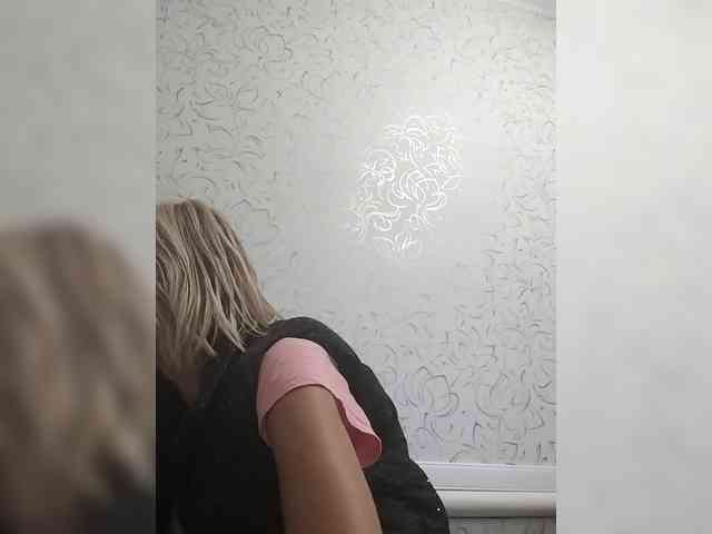 JulieSilver Live Webcam on BongaCams