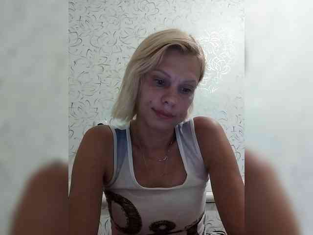 JulieSilver webcam